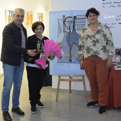 Ana Rosa Lista regala ao Pino o cadro de Luis Seoane ‘O gaiteiro de Arca’ feito de encaixe