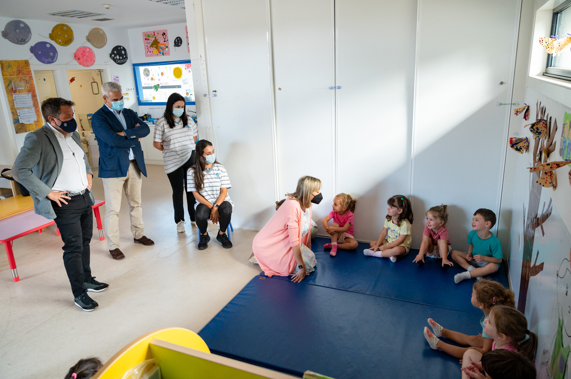 A Conselleira Fabiola García visita a escola infantil A Galiña Azul de O Pino