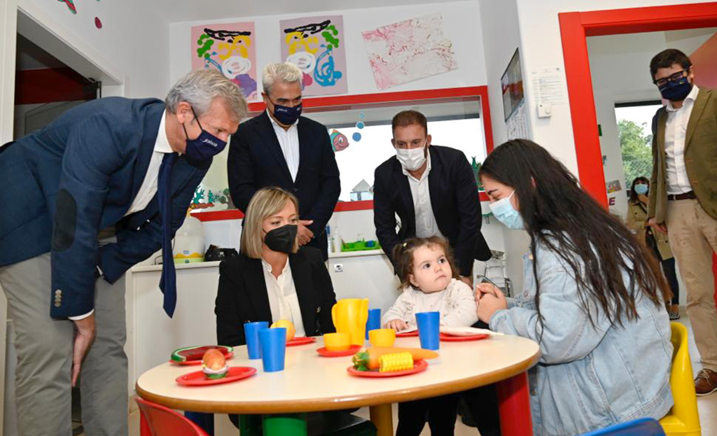 Alfonso Rueda inaugura no Pino o curso escolar 2022-2023 nas escolas infantís